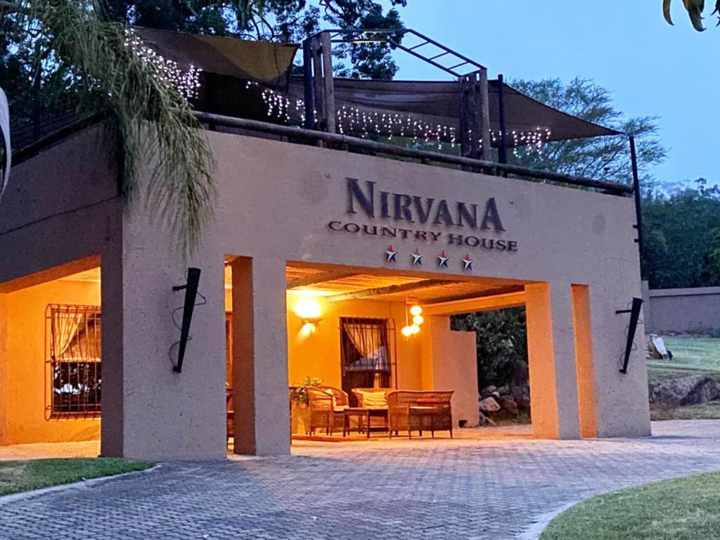 Nirvana Country House Mbombela Buitenkant foto